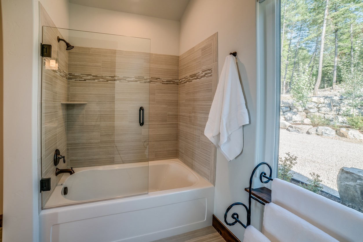 Shower & Tub Repair in Seminole Manor